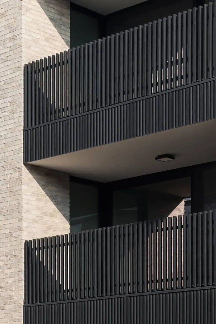 Modern Metal&Glass Balconies by Metalligator Fabrication Solutions