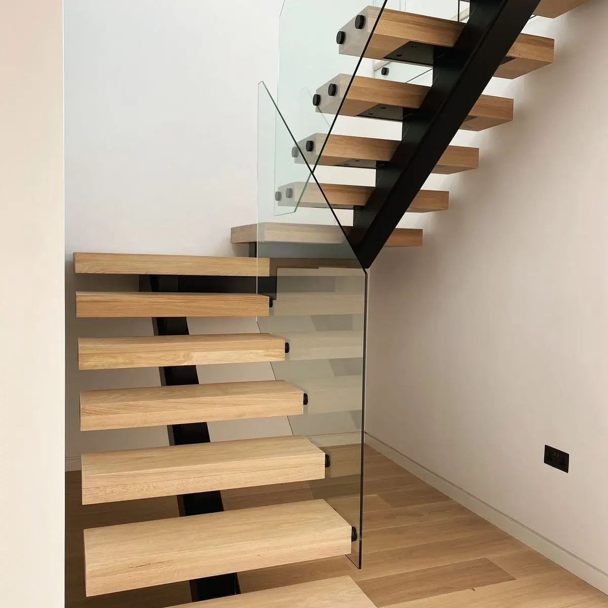 Modern Metal Railing by Metalligator Fabrication Solutions