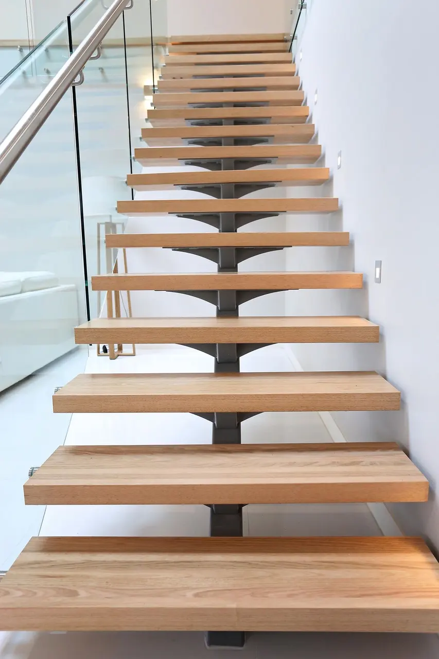Modern Metal Railing by Metalligator Fabrication Solutions